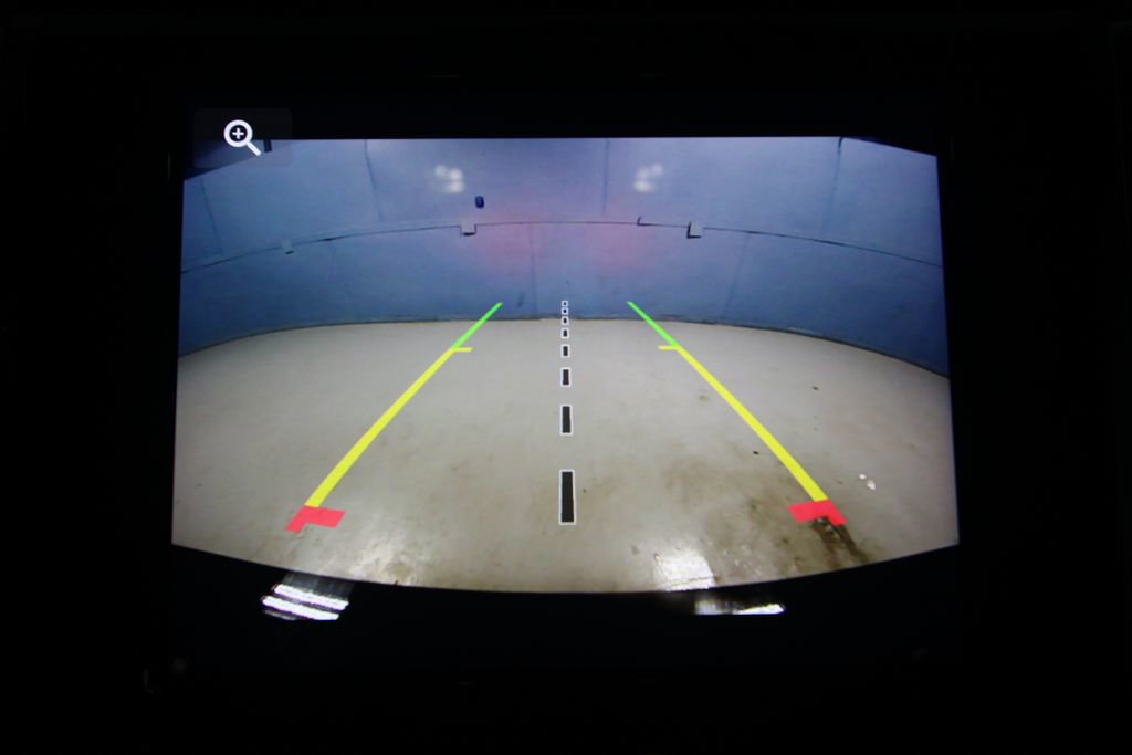 Used 2022 Jeep Grand Cherokee Laredo w/ Luxury Tech Group I image 16