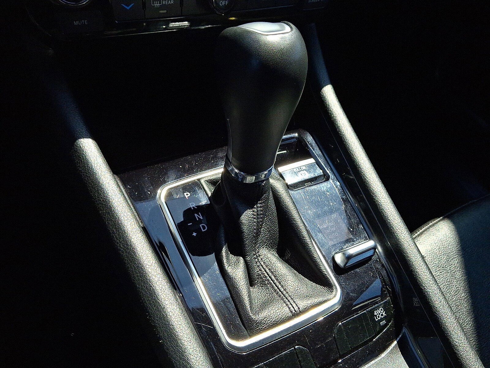 Used 2024 Jeep Compass Latitude image 14