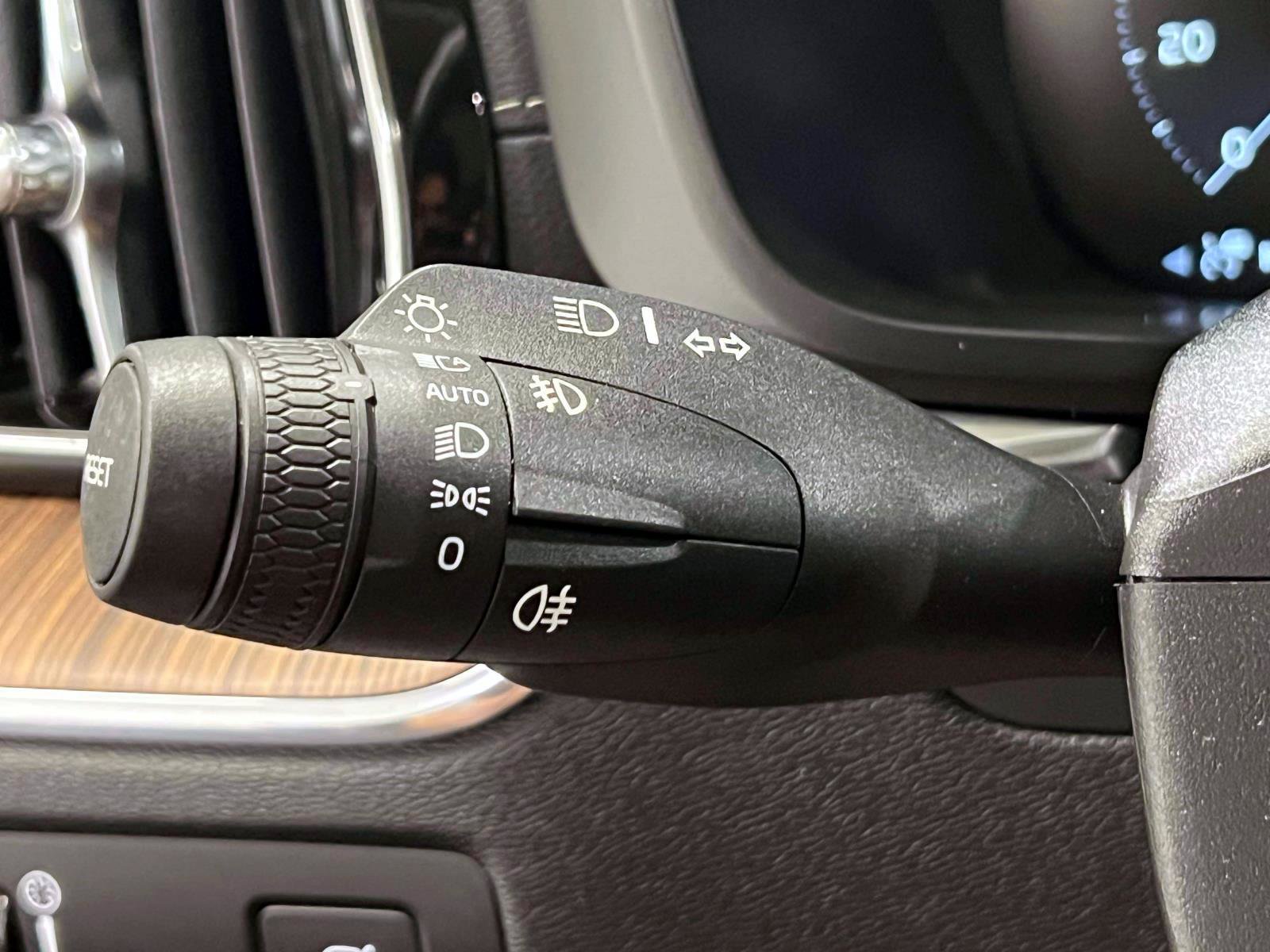 Used 2020 Volvo XC60 T5 Inscription AWD/4WD image 22