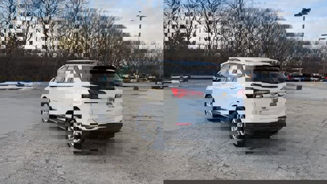 Used 2023 Chevrolet Equinox LS w/ LS Convenience Package image 7