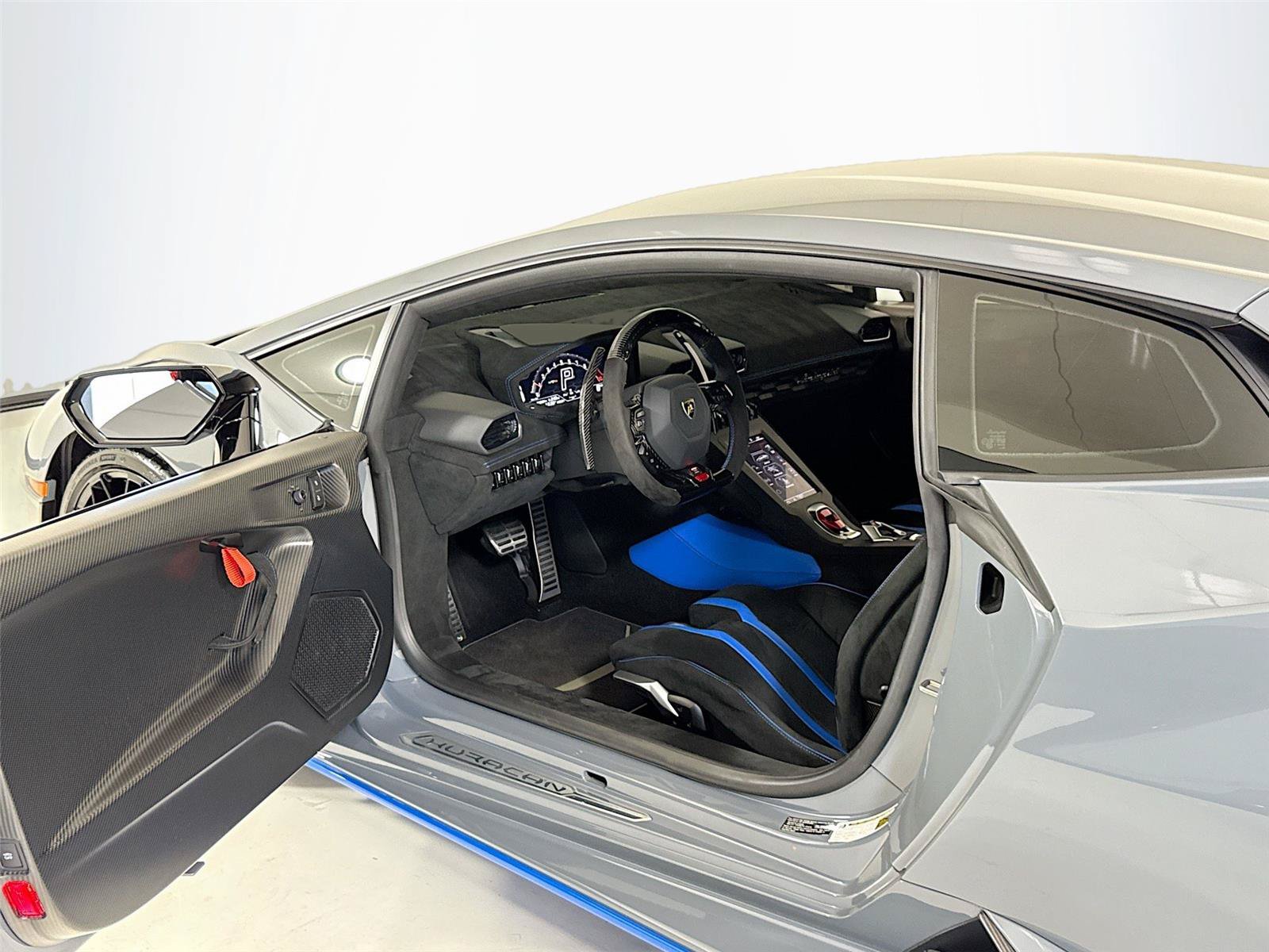 Used 2023 Lamborghini Huracan STO RWD image 12