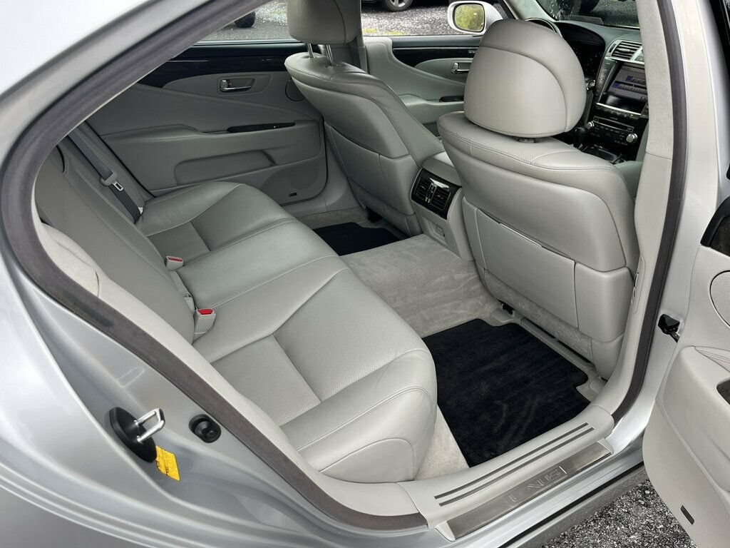 Used 2011 Lexus LS 460 L w/ Luxury Pkg AWD/4WD image 33