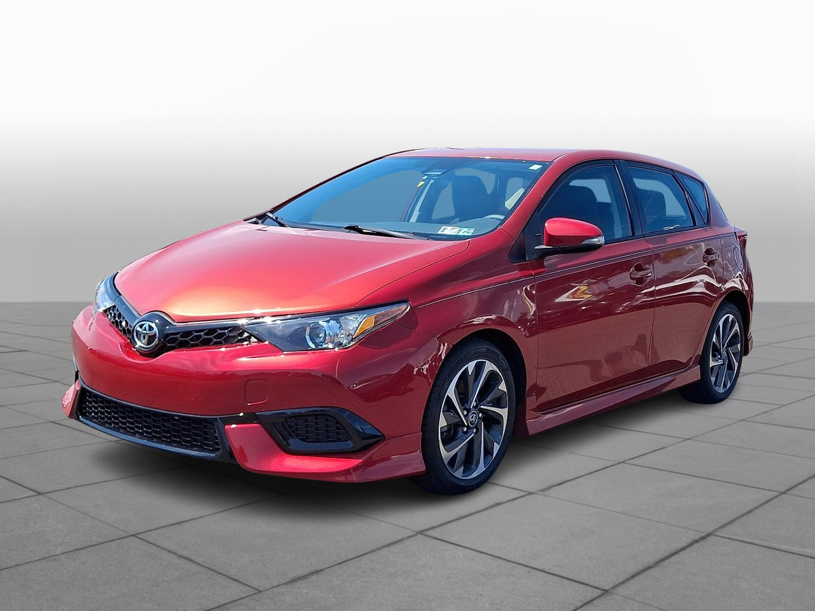 Used 2018 Toyota Corolla iM w/ All-Weather Mat Package FWD image 4