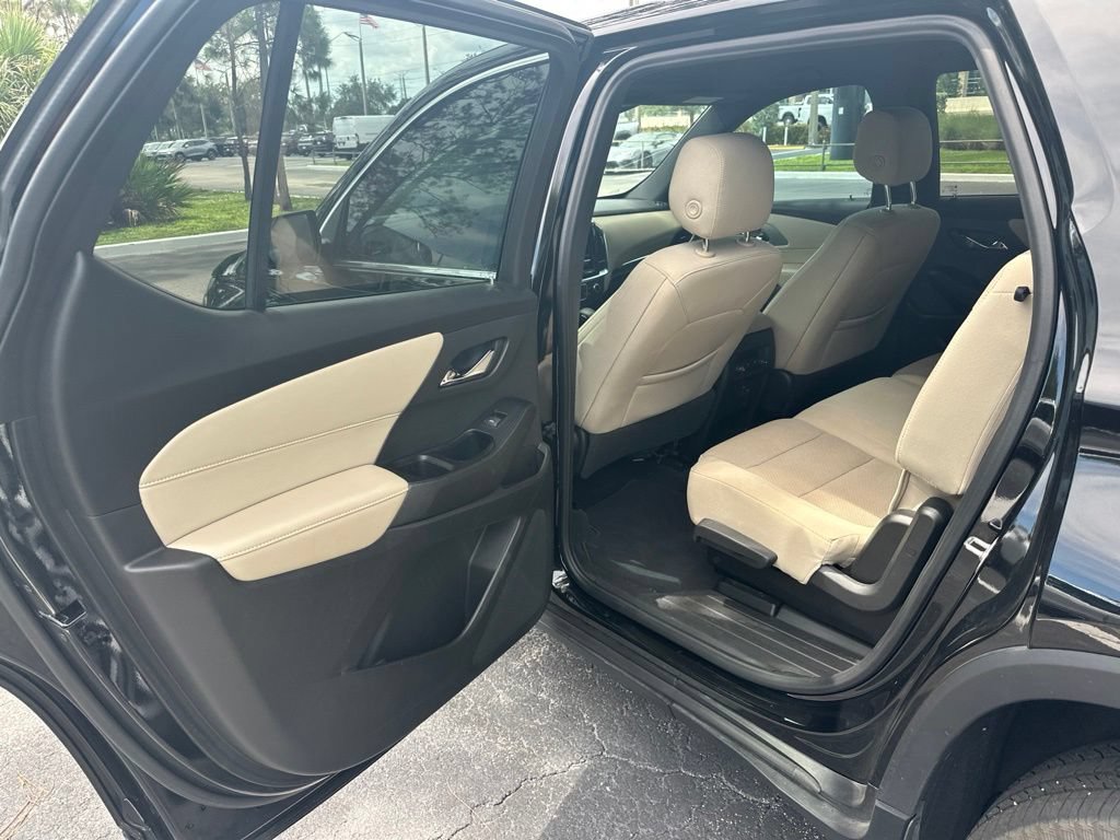 Used 2023 Chevrolet Traverse LS w/ Safety Package FWD image 8