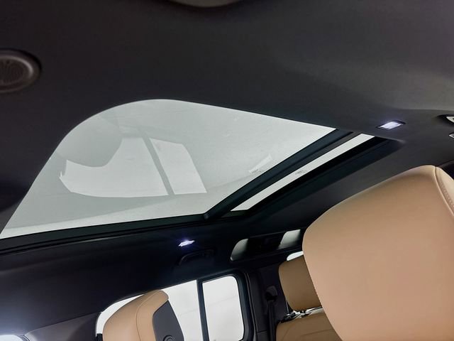 New 2026 Land Rover Defender 110 X-Dynamic SE image 14