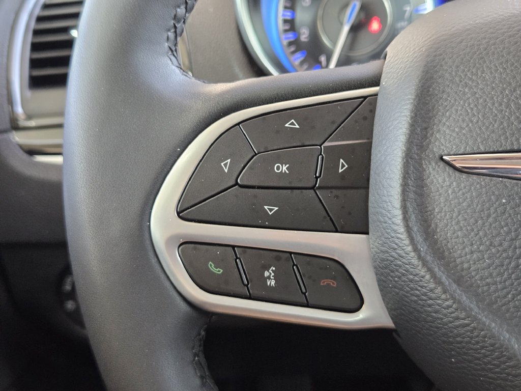 Used 2023 Chrysler 300 Touring L RWD image 31