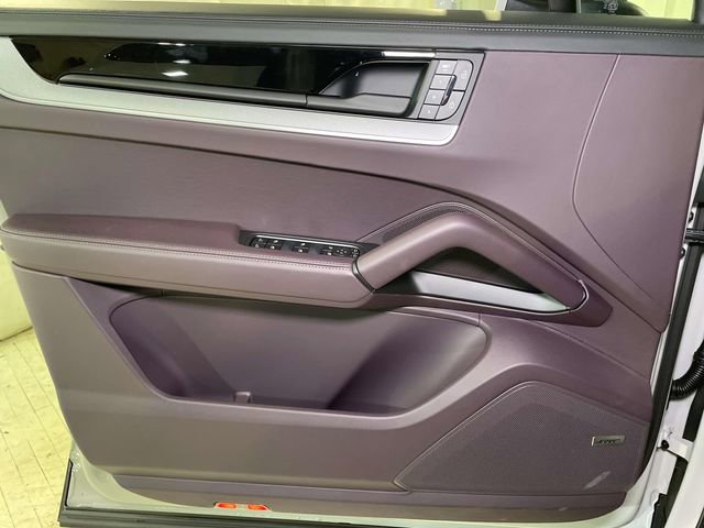 New 2026 Porsche Cayenne Coupe image 36