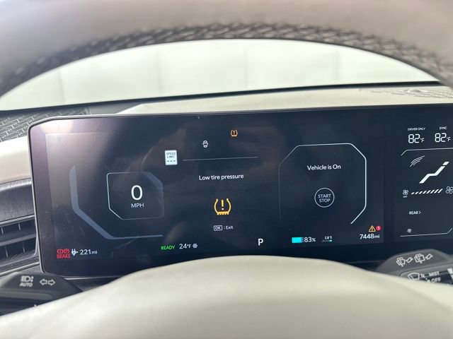 Used 2024 Kia EV9 Land image 17