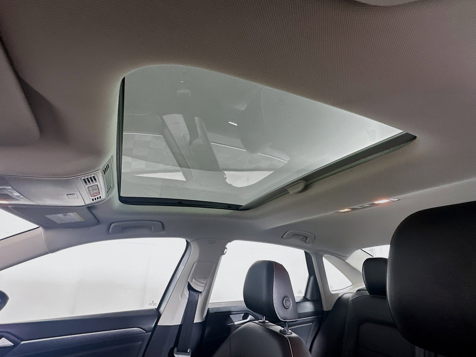 Used 2024 Volkswagen Jetta SE image 27