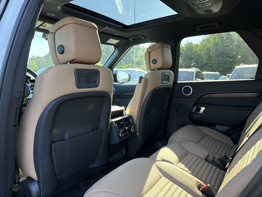 New 2026 Land Rover Discovery Dynamic SE AWD/4WD image 11