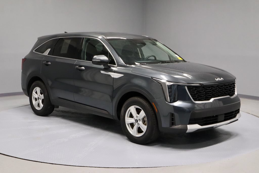 Used 2025 Kia Sorento LX