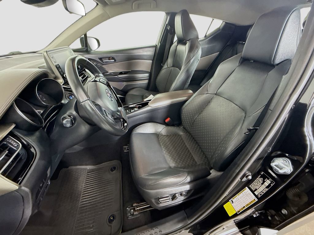 Certified 2022 Toyota C-HR Limited image 14