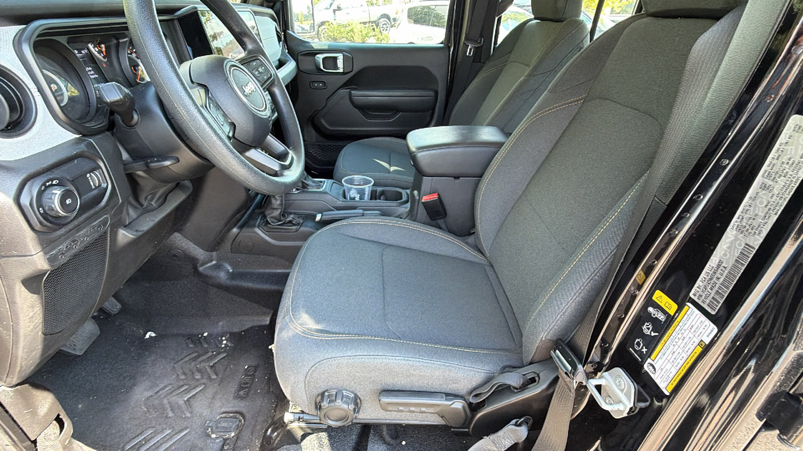 Used 2025 Jeep Wrangler Unlimited Sport AWD/4WD image 16
