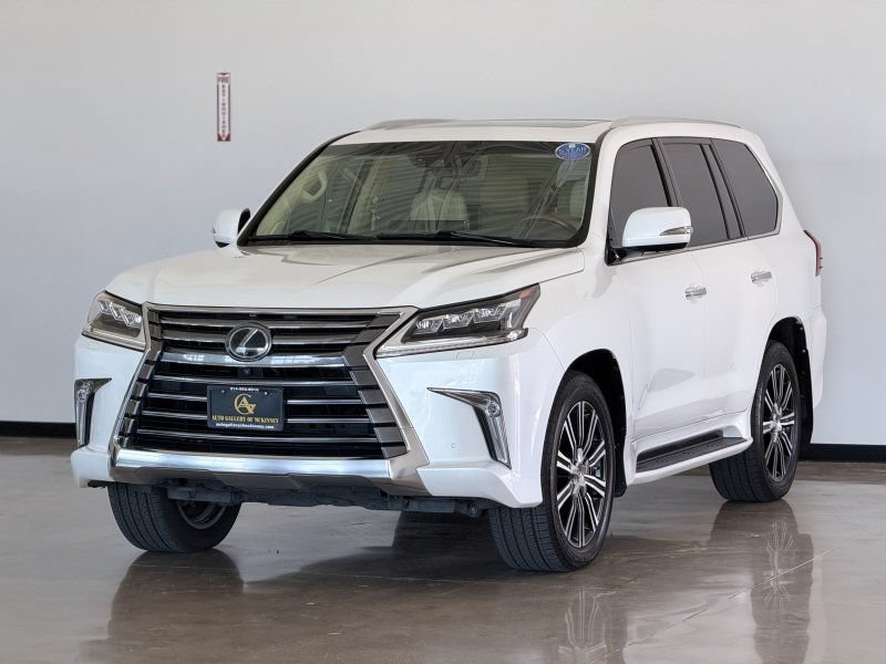 Used 2019 Lexus LX 570 4WD w/ Luxury Package image 3