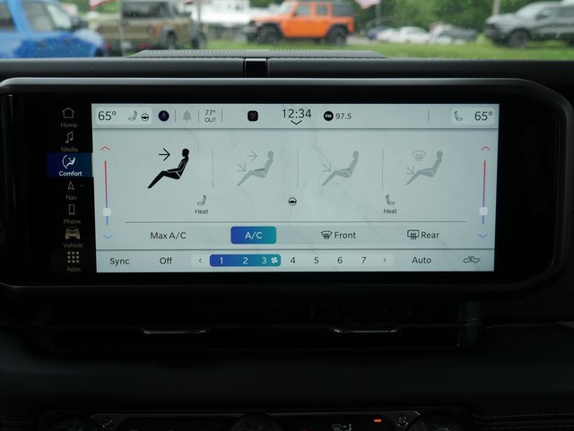 New 2025 Jeep Gladiator Rubicon w/ Safety Group image 21