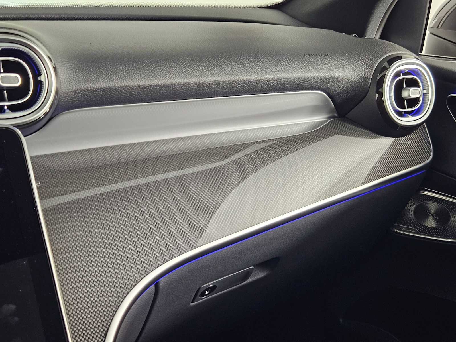 New 2025 Mercedes-Benz GLC 300 4MATIC image 39