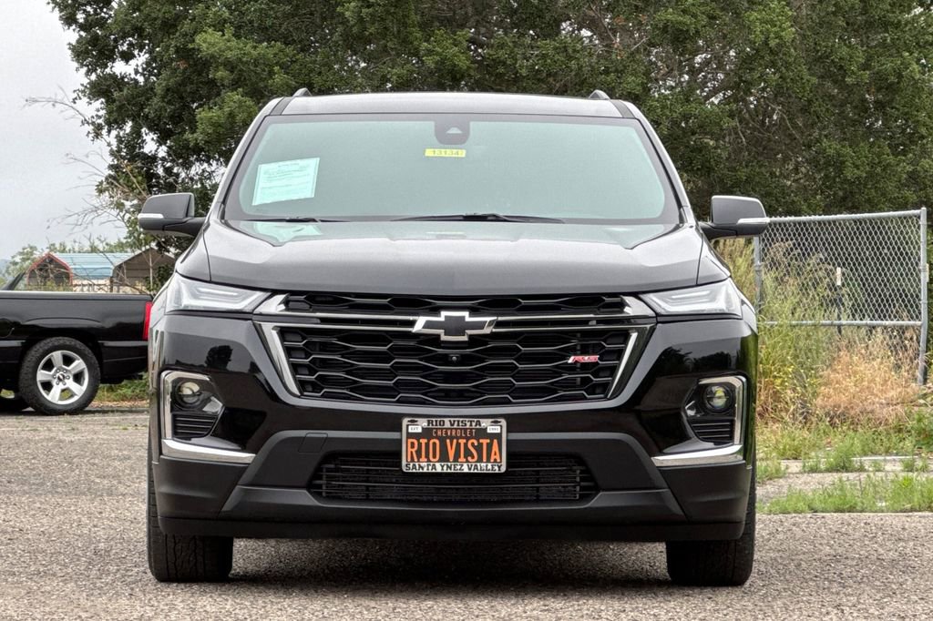 Used 2023 Chevrolet Traverse RS w/ LPO, Cargo Package FWD image 9