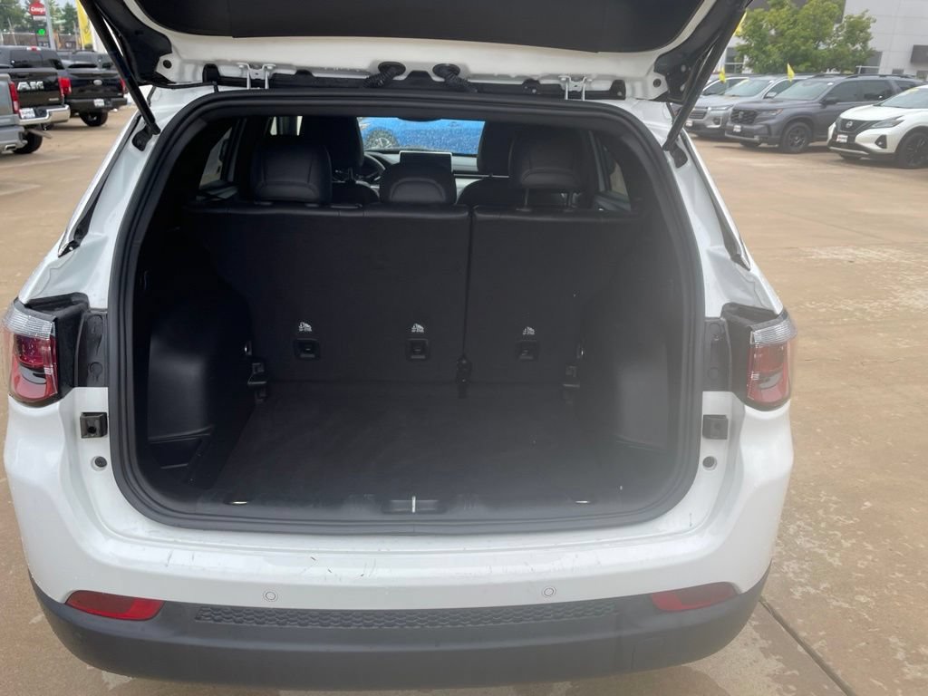 Used 2025 Jeep Compass Limited AWD/4WD image 16