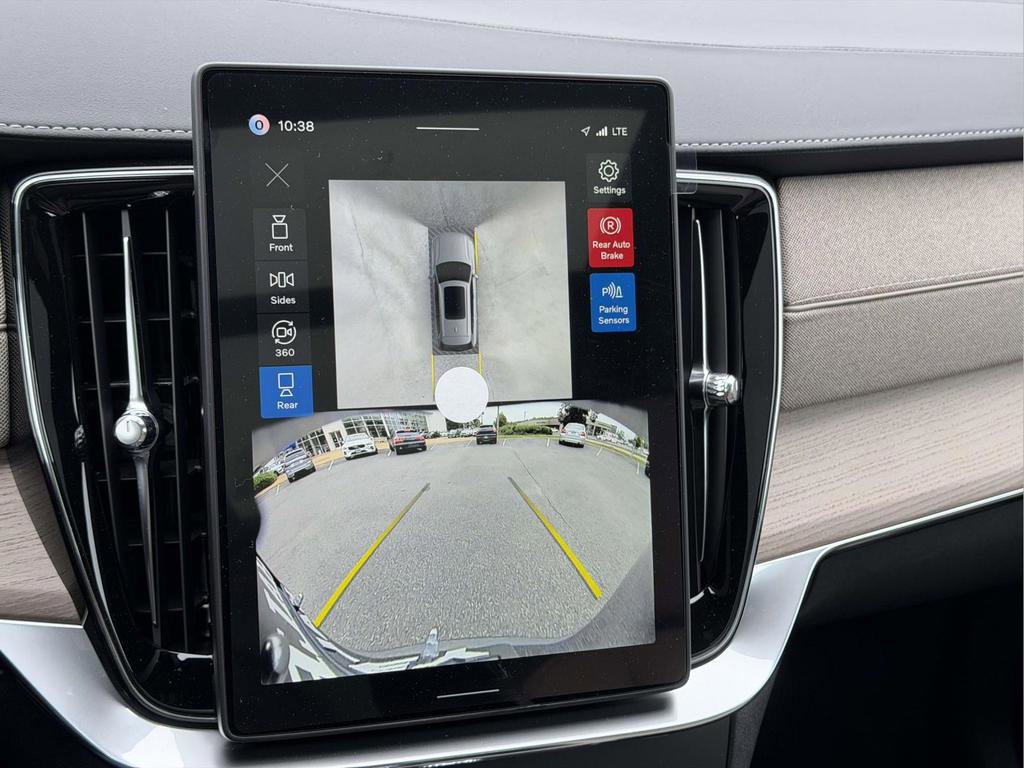 New 2026 Volvo XC90 T8 Plus w/ Protection Package Premier AWD/4WD image 4