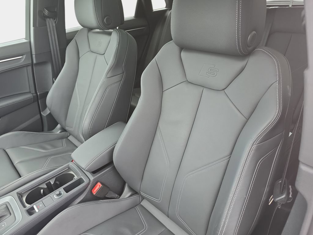 Certified 2025 Audi Q3 2.0T Premium w/ Convenience Package AWD/4WD image 19