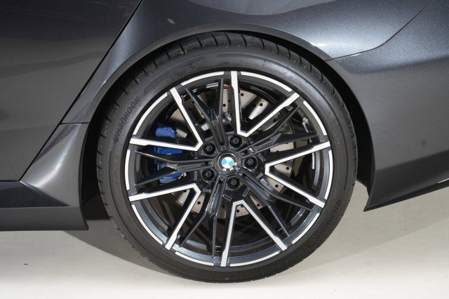 Used 2025 BMW M5 w/ Executive Package image 18