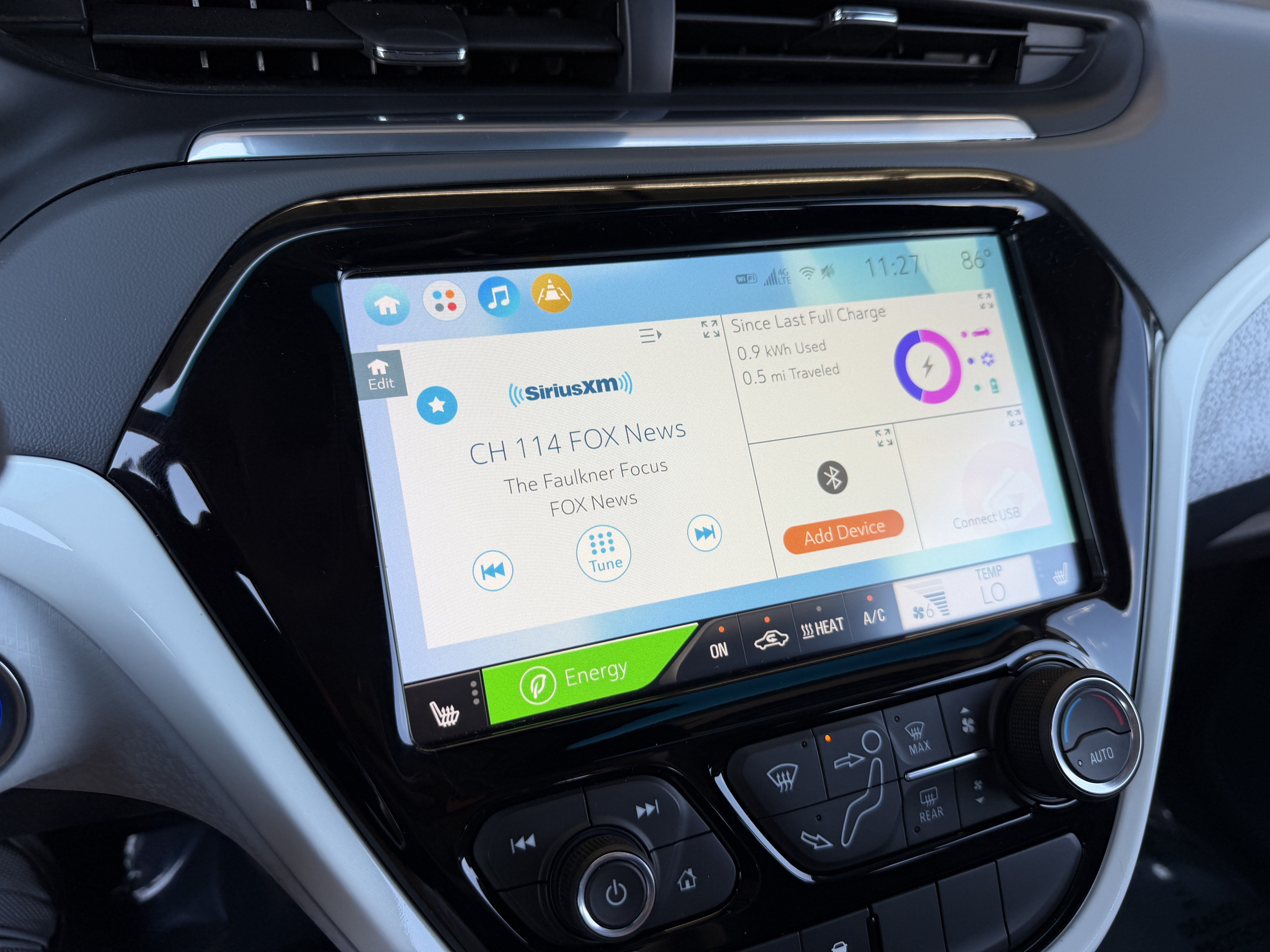 Used 2020 Chevrolet Bolt Premier w/ Infotainment Package FWD image 19
