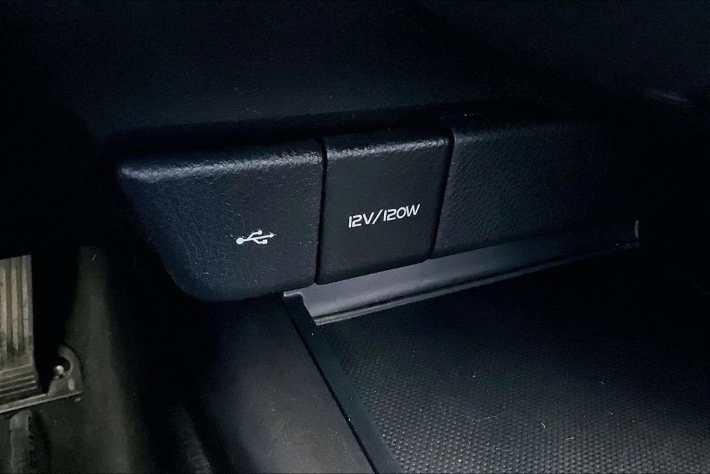 Certified 2022 Toyota Camry SE image 16