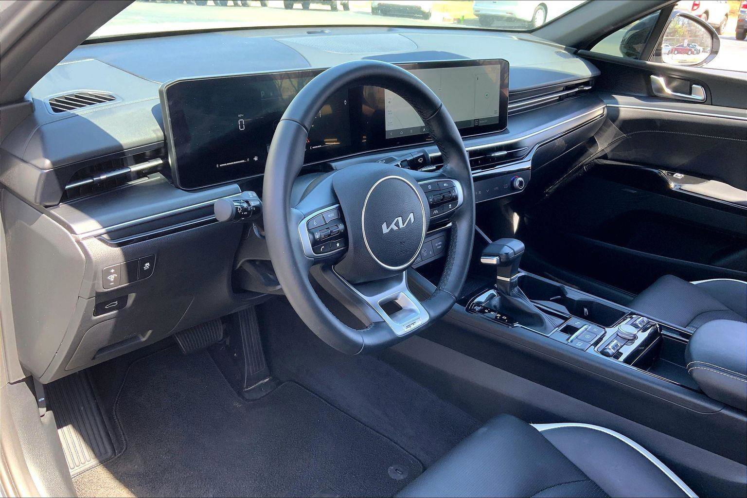 Used 2025 Kia K5 GT-Line w/ GT-Line Premium Package image 13