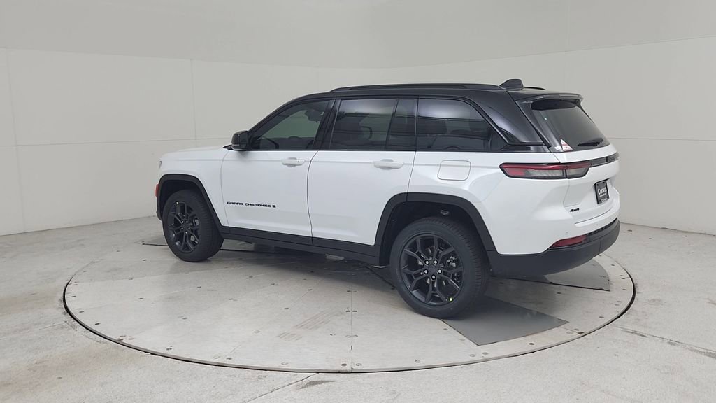New 2025 Jeep Grand Cherokee Limited image 9