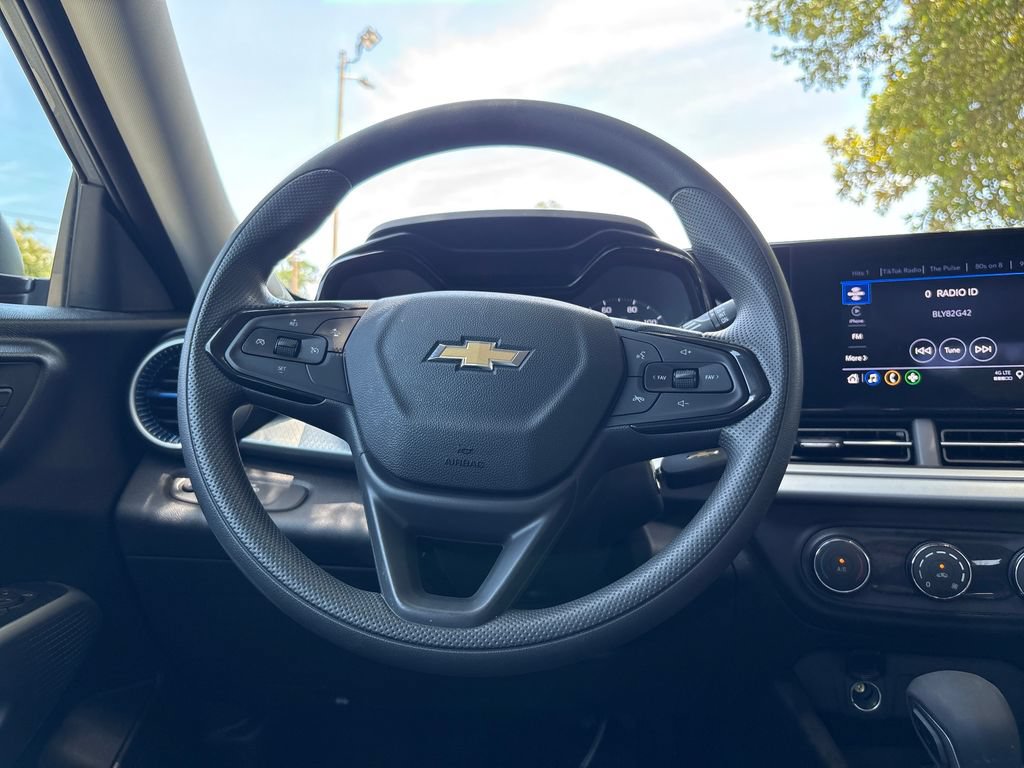 Used 2026 Chevrolet Trax LS FWD image 14