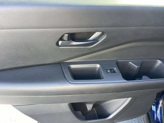 Used 2025 Nissan Pathfinder SV FWD image 21