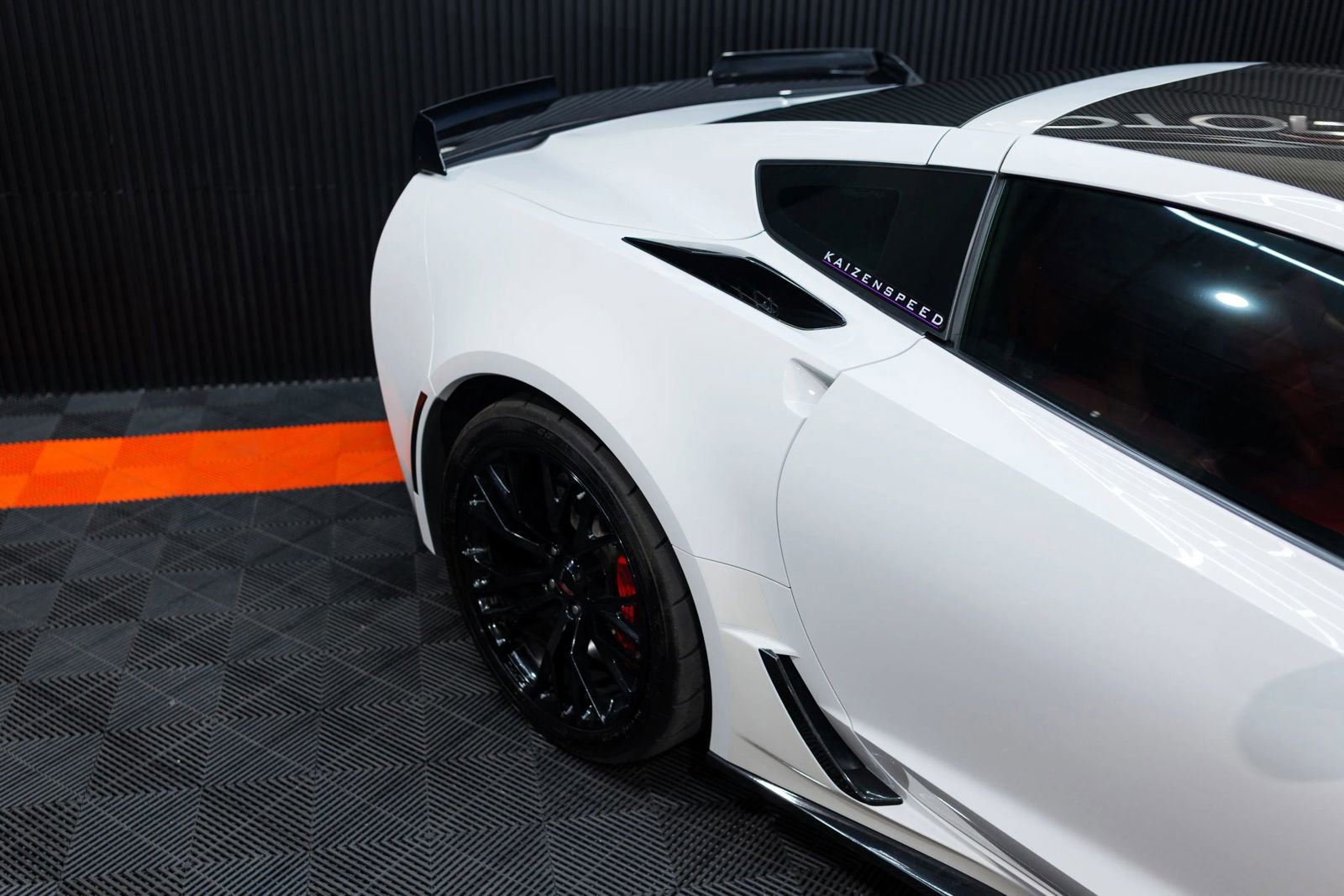 Used 2016 Chevrolet Corvette Z06 w/ Z07 Performance Package RWD image 5