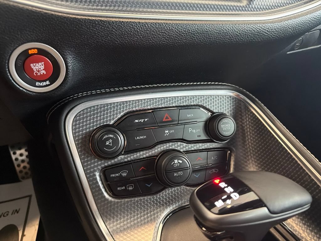 Used 2015 Dodge Challenger SRT Hellcat RWD image 25