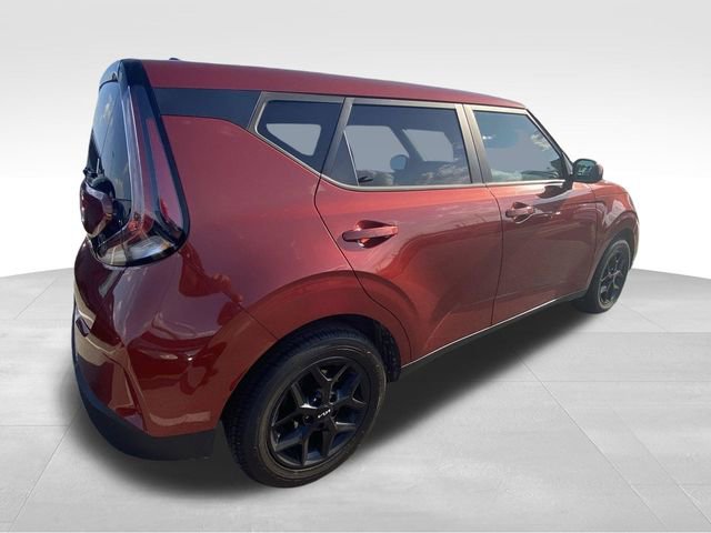 Used 2023 Kia Soul LX w/ LX Technology Package FWD image 11