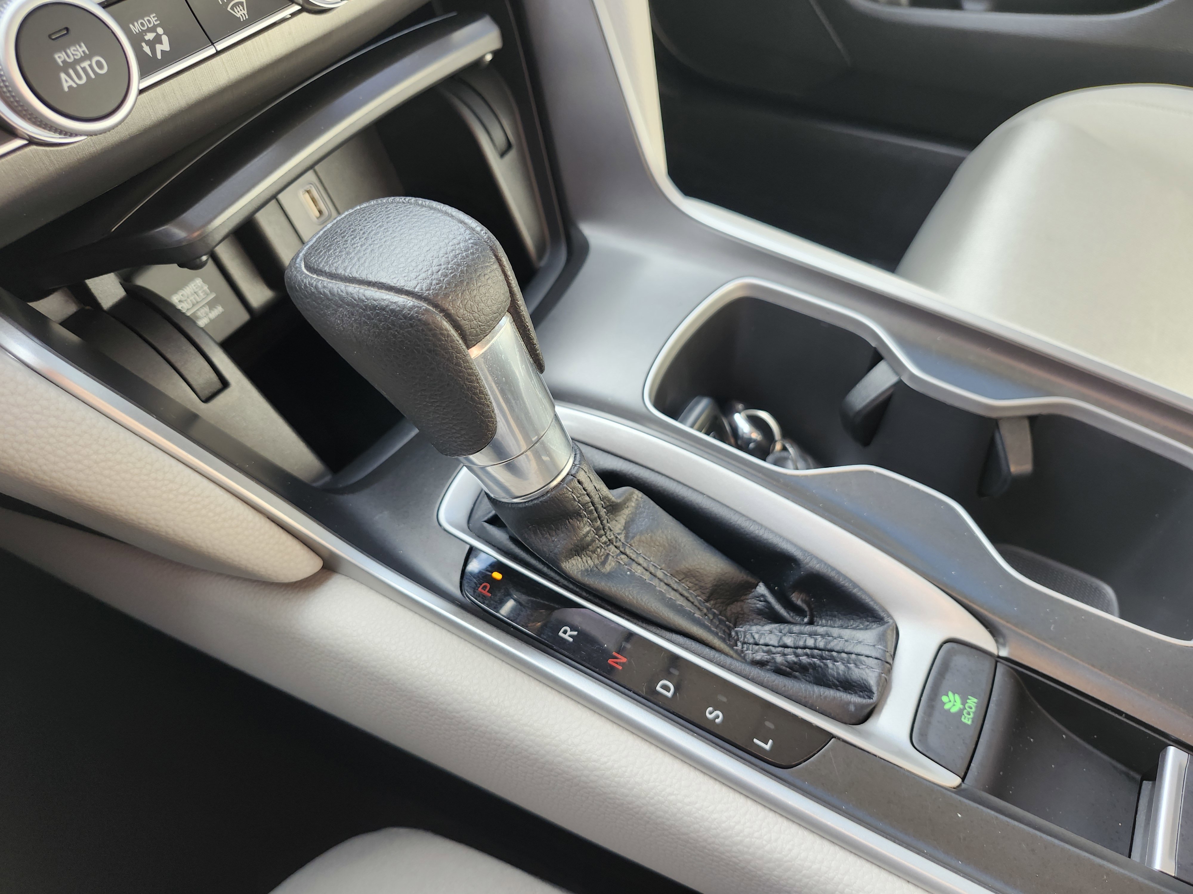 Used 2018 Honda Accord LX image 28