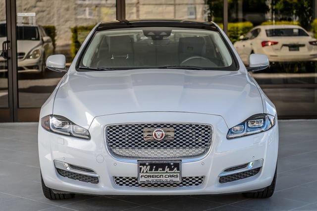 Used 2019 Jaguar XJ L Portfolio RWD image 5