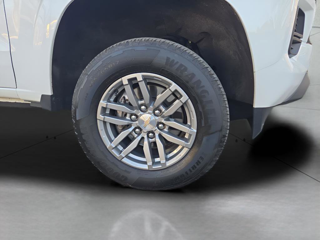 Used 2023 Chevrolet Colorado LT image 3