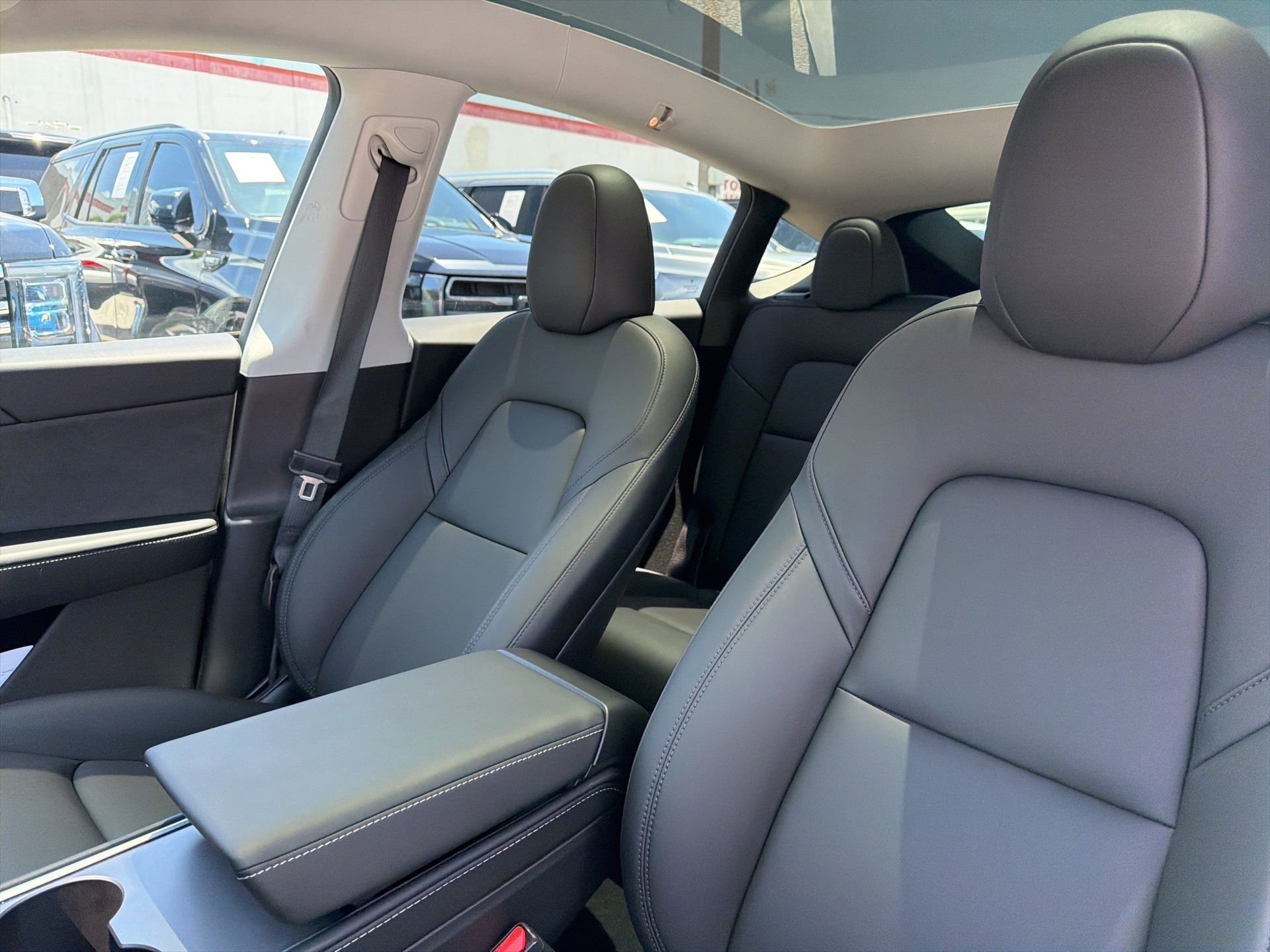 Used 2024 Tesla Model Y Long Range AWD/4WD image 22