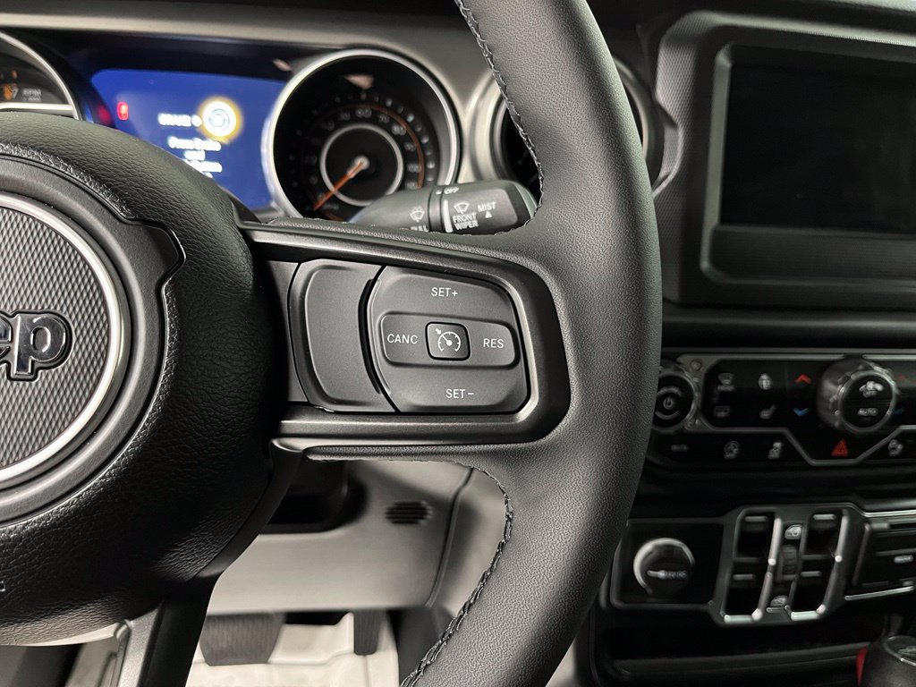 Used 2023 Jeep Gladiator Sport AWD/4WD image 31