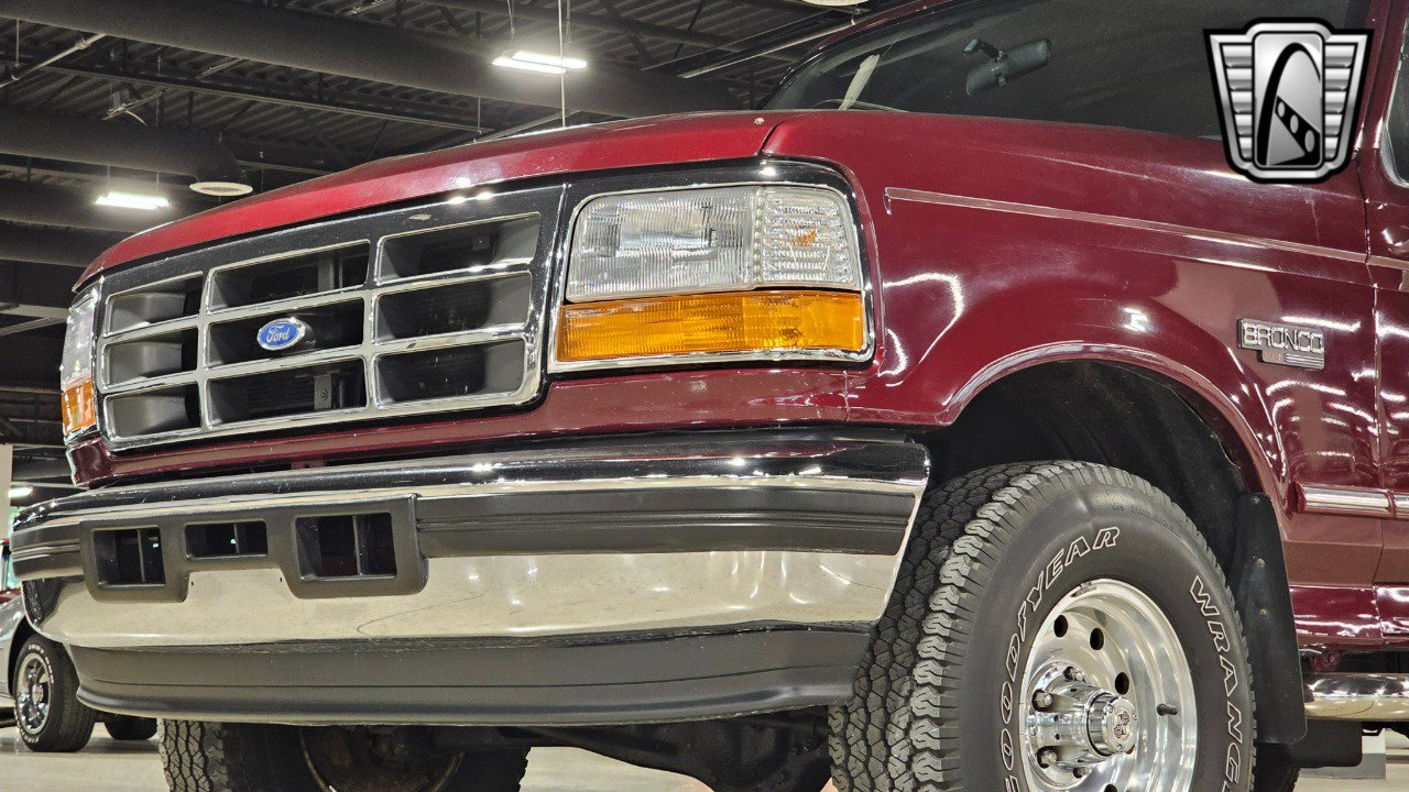 Used 1996 Ford Bronco XLT image 8