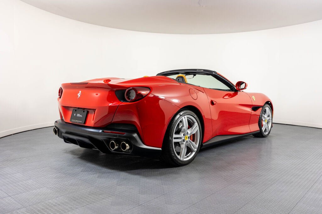 Certified 2020 Ferrari Portofino RWD image 24