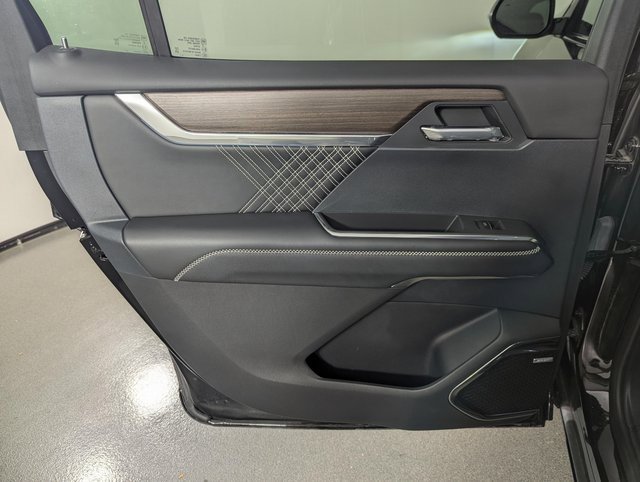 Used 2025 GMC Acadia Denali image 20