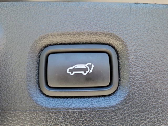 Used 2023 Hyundai Santa Fe SEL FWD image 7