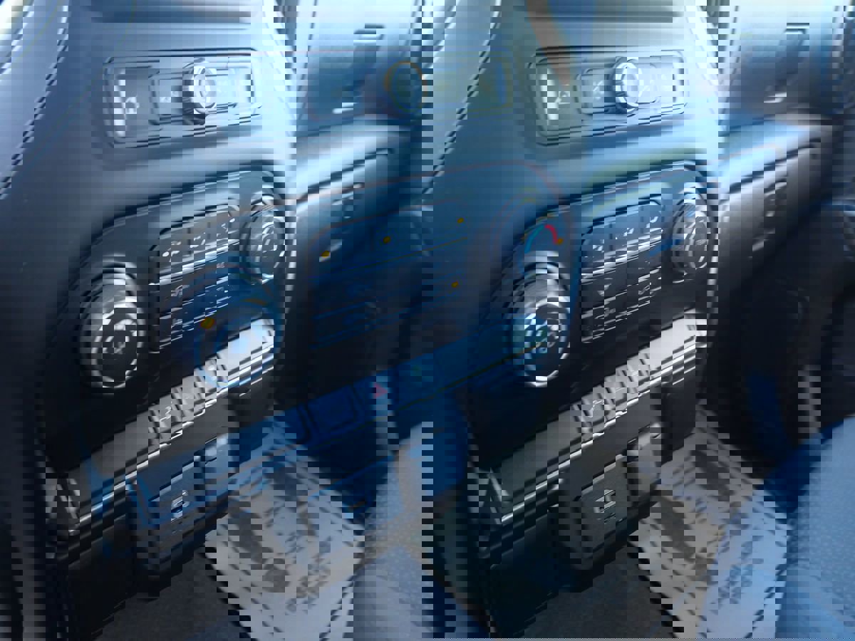 Used 2020 Chevrolet Silverado 1500 Custom w/ Custom Value Package image 14