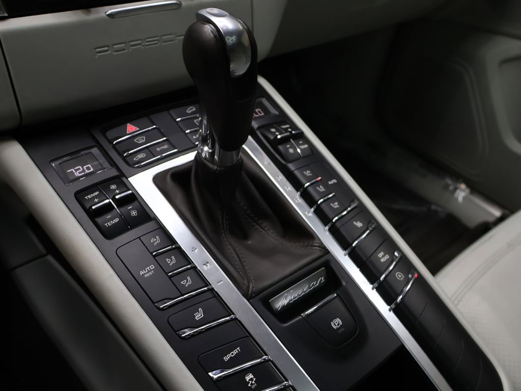 Used 2016 Porsche Macan S w/ Infotainment Package AWD/4WD image 30