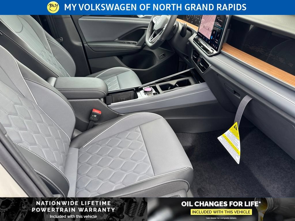 New 2026 Volkswagen Tiguan SEL R-Line AWD/4WD image 21