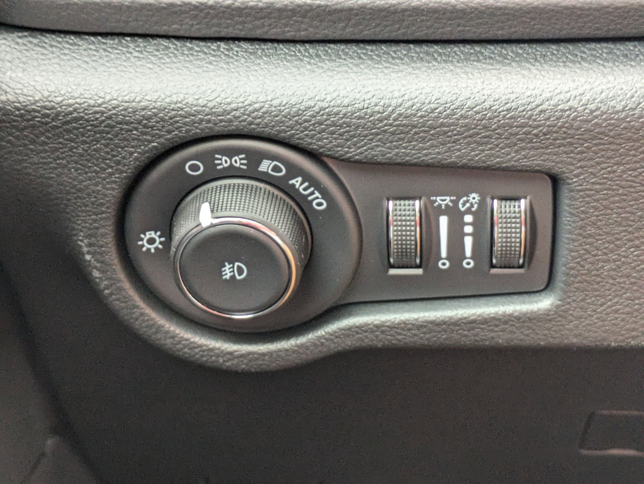 New 2026 Chrysler Pacifica Select image 18