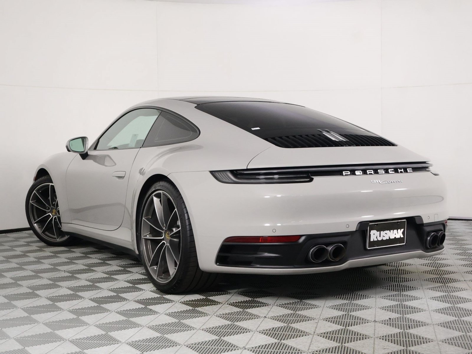 Certified 2024 Porsche 911 Carrera RWD image 3