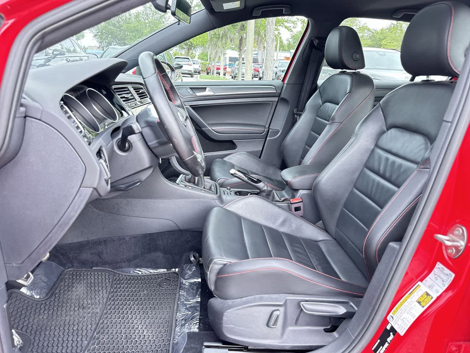 Used 2018 Volkswagen GTI SE w/ SE Leather Package FWD image 10