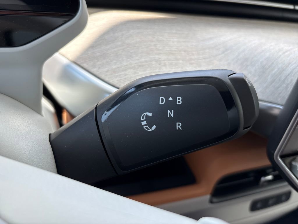 New 2025 Volkswagen ID. Buzz Pro S Plus AWD/4WD image 25